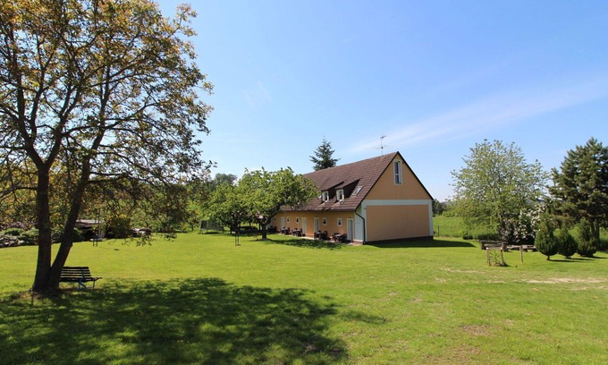 Rabyne Apartment | Inviting Apartment for 5 with WIFI, Patio & Panoramic Views