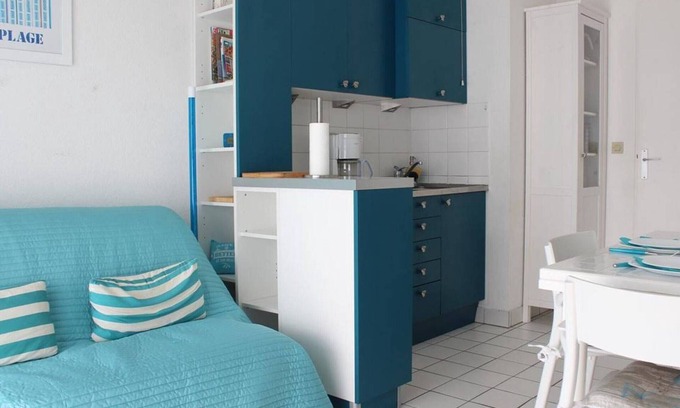 Quartier du Casino Apartment | Cozy Apartment in Châtelaillon-Plage with Pool & Ocean View