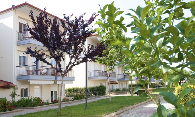 Kalyves Polygyrou Apartment | Cozy Apartment Steps from the Sea with Breakfast Included