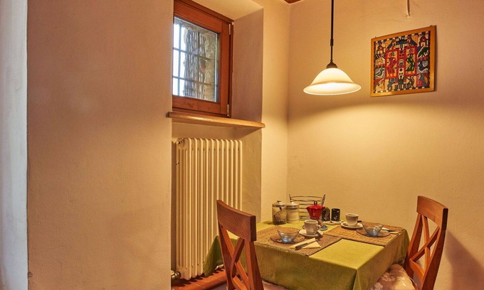 Caprino Veronese House | Cozy Villa Apartment with Lake View, WiFi & Terrace