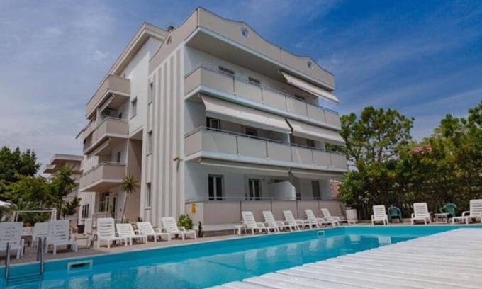 Alba Adriatica Apartment | Beautiful apartment for 6 guests with pool, WIFI, A/C, TV, balcony, pets allowed and parking