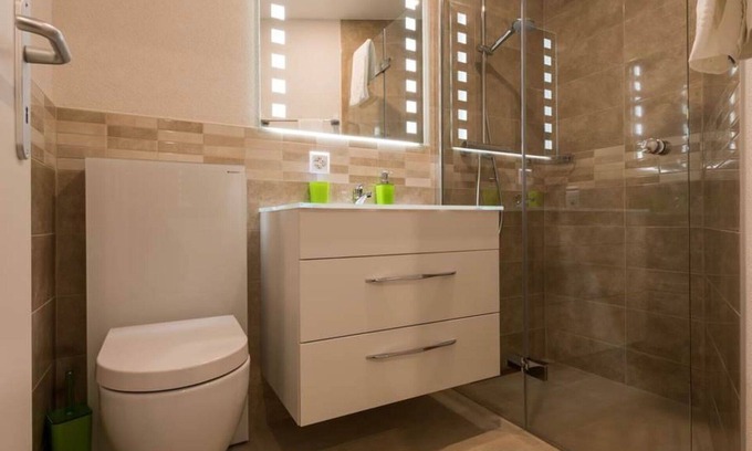 Saas Almagell Apartment | Cozy Apartment with Hot Tub, WIFI & Balcony for 3 Guests