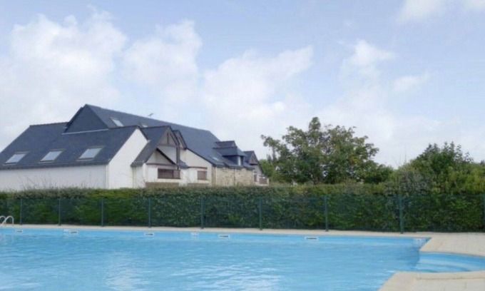 Morbihan Apartment | Inviting Apartment for 4 with Pool, Balcony & WiFi