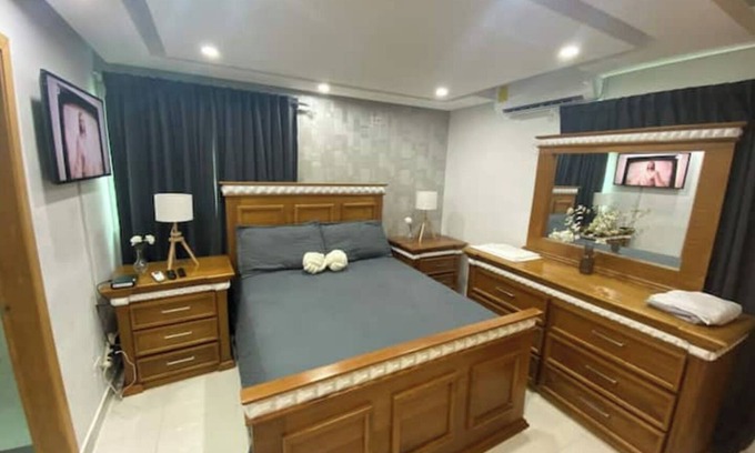 Ensanche Isabelita Apartment | Cozy Apartment Steps from the Caribbean Sea for Families