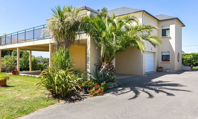 Plougonvelin Apartment | Cozy Apartment with Ocean View, Pets Welcome & Free WIFI