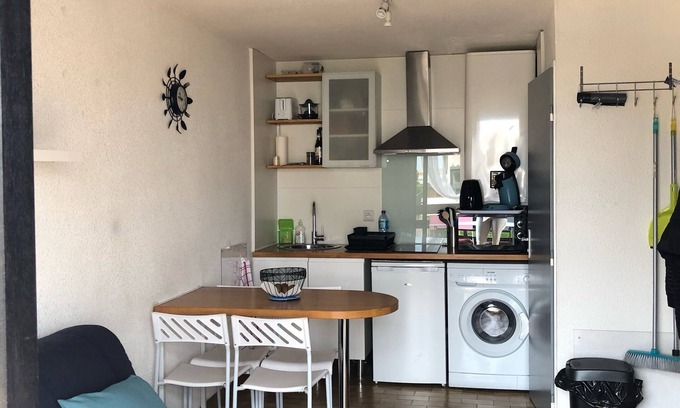 Saint-Cyprien Plage Apartment | Cozy Apartment by the Sea with Breathtaking Views