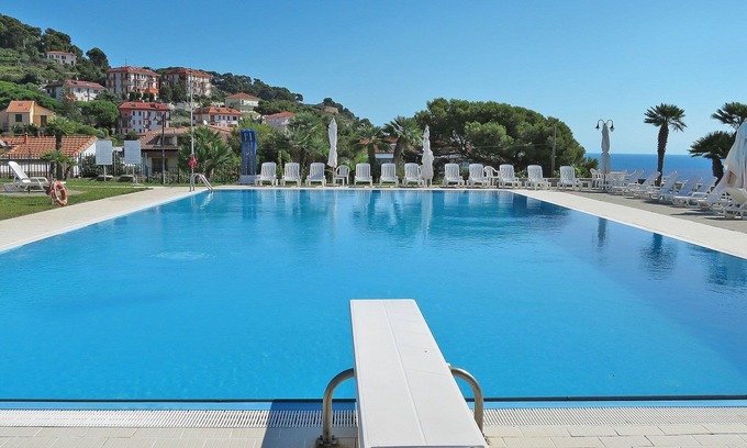 Piani-Ciapin Apartment | Cozy Apartment for 6 with Pool, Parking & Free WiFi