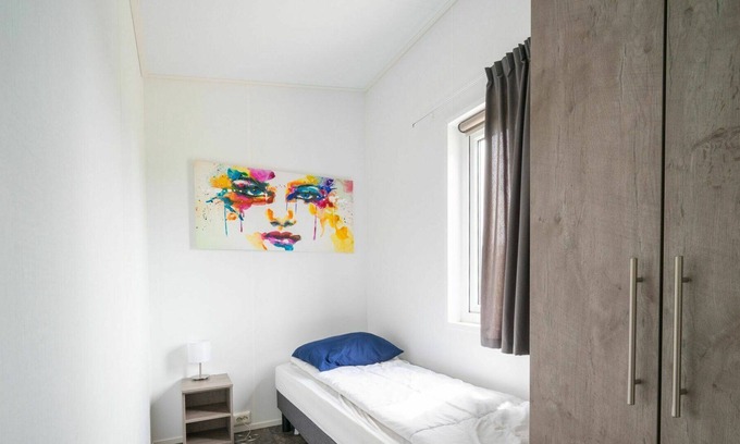 Bovenkarspel House | Beautiful apartment in villa for 5 guests with WIFI, TV, terrace and parking