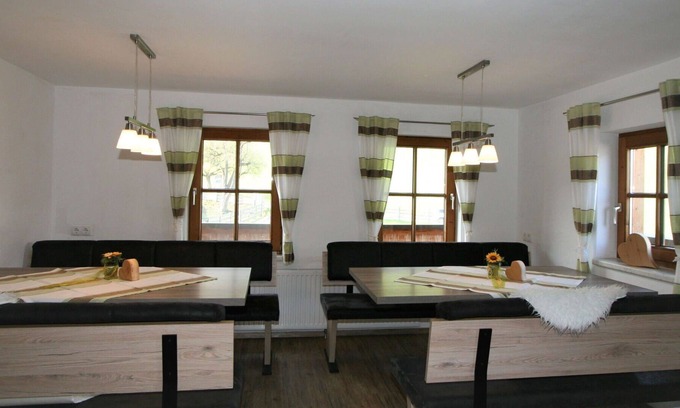 Hainzenberg Villa | Beautiful apartment in villa for 14 people with WIFI, TV, patio, panoramic view and parking