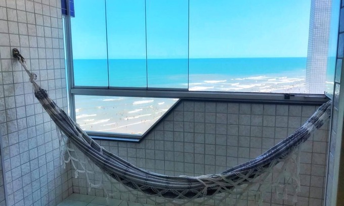 Maracana House | Scenic Waterfront Apartment with Ocean View Amenities