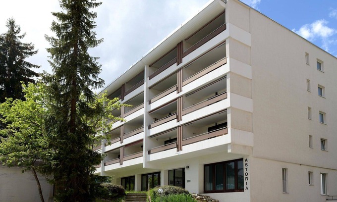 Lenzerheide Apartment | Comfortable Apartment for 5 with Pool and Balcony Access