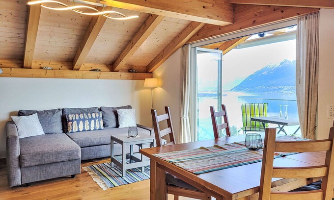 Porto Ronco Apartment | Modern Apartment for 4 with Balcony, Pets Welcome & WIFI