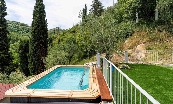 Pontedassio Apartment | Ideal Apartment for 6: Pool, Oceanfront & Pet Friendly