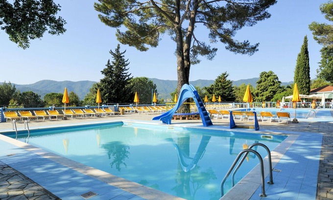 Villanova d'Albenga House | Comfortable Villa Apartment with Pool, A/C & Pet-Friendly