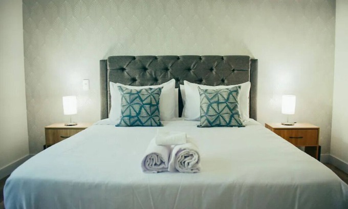 La Aguacatala Apartment | Two-Bedroom Apartment with Spa & Hot Tub in Poblado
