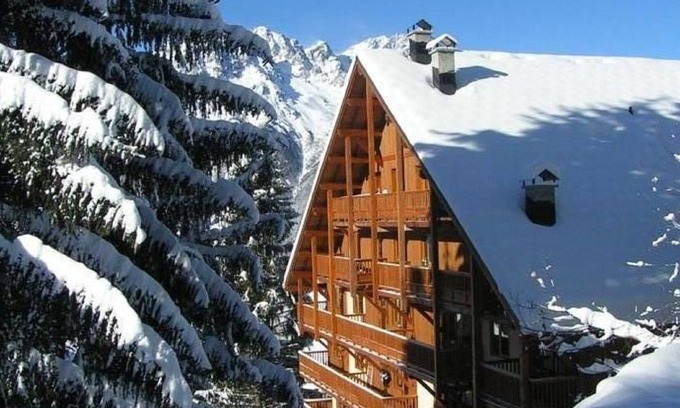 Oz Apartment | Scenic Slopeside Apartment with Pool, Spa & Fitness Center