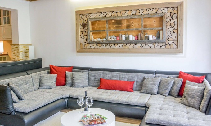 Niedergallmig Apartment | Cozy Apartment for 4 with WIFI, Parking & Family Amenities