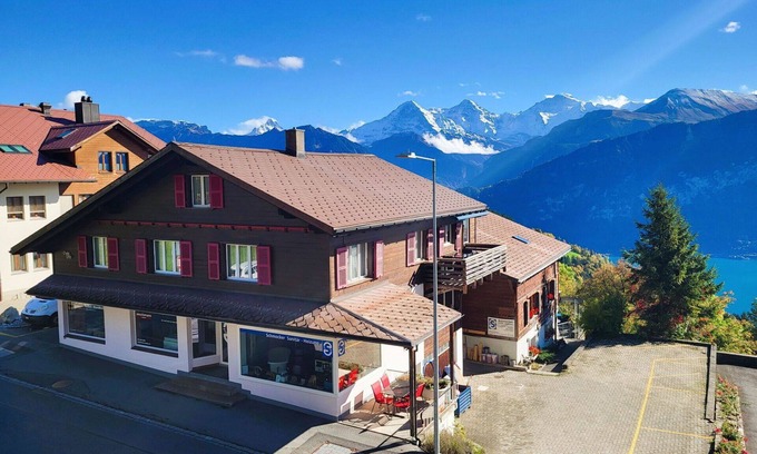 Sundlauenen Apartment | Cozy Apartment for 6 with WIFI, Balcony, and Spa Access