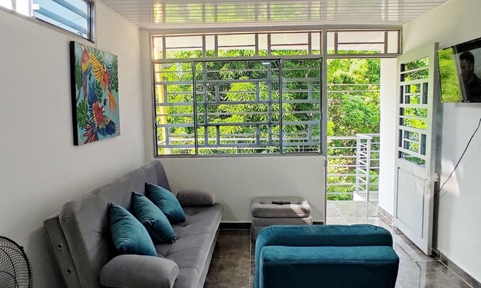 Florencia Apartment | Scenic Country View Apartment with Family-Friendly Amenities