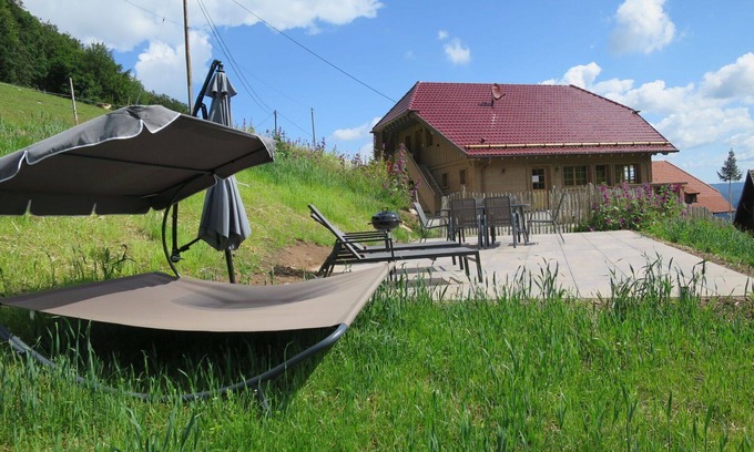 Hofstetten Apartment | Cozy Apartment for 4 with WIFI, Patio & Pet-Friendly Stay