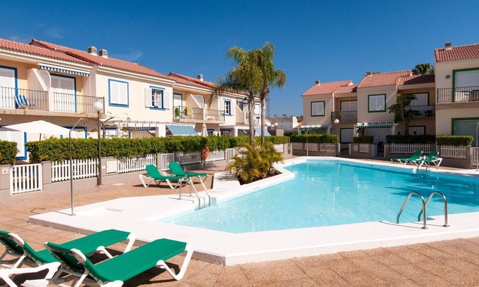 Pasito Blanco Apartment | Inviting Apartment with Pool, A/C & Pet-Friendly Perks