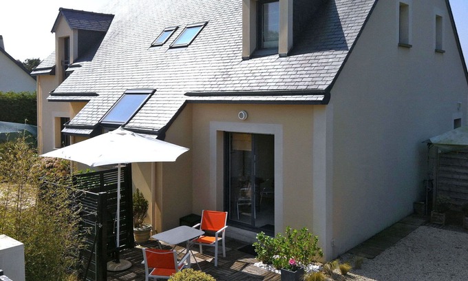Lancieux Apartment | Cozy Apartment for 4 with Oceanfront Views and Pets Welcome