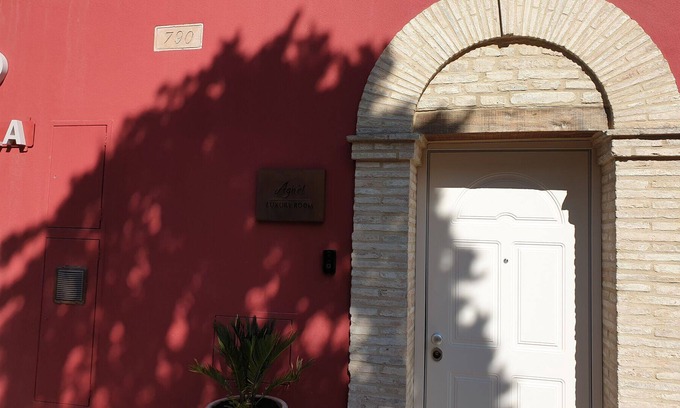 Recanati Old Town Apartment | Beautiful apartment for 4 people with A/C, WIFI, TV, balcony and parking, close to Porto Recanati