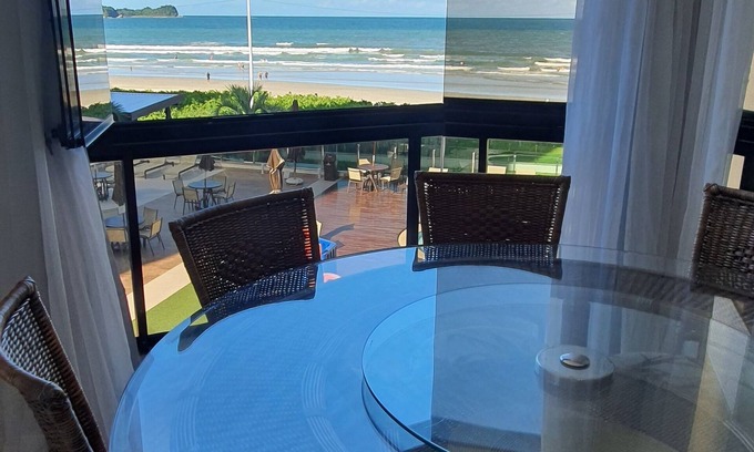 Itapema Apartment | Seaside Retreat: Guest Rated 10/10, Pet & Child Friendly