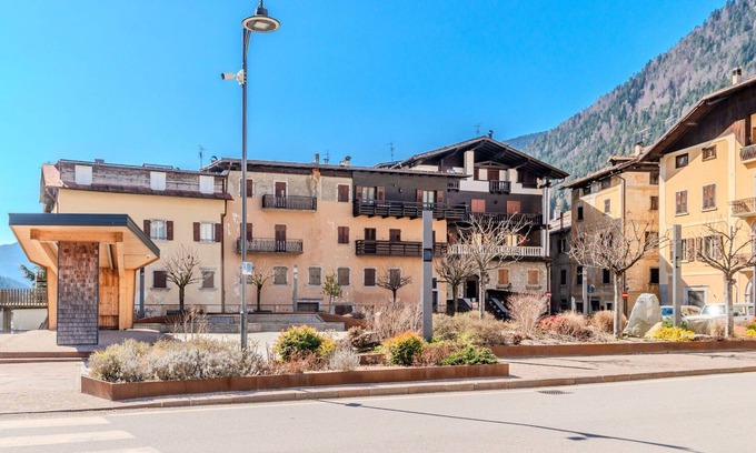 Ragoli Apartment | Beautiful apartment for 6 people with WIFI, TV and balcony