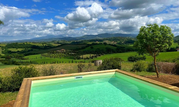 Cinigiano Apartment | Beautiful apartment for 4 guests with pool, A/C, TV, pets allowed and parking