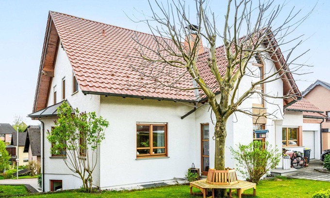 Brakel Apartment | Cozy Apartment for 5 with Wifi, Terrace & Pet Friendly