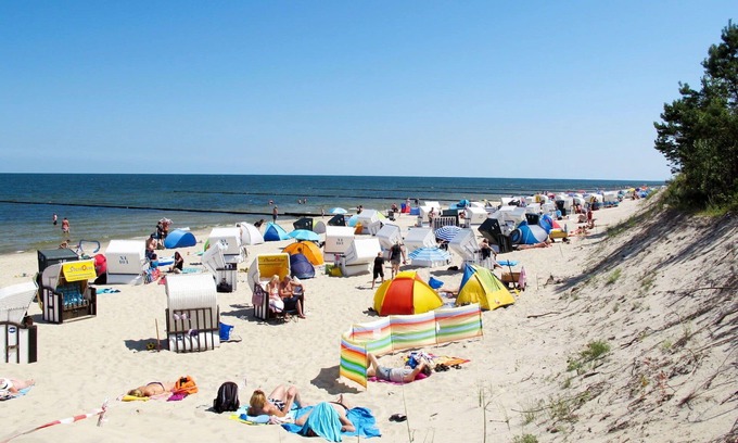 Ostvorpommern Apartment | Cozy Apartment for 4 with Ocean View and Pet-Friendly Stay