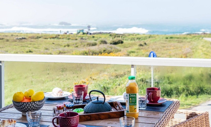 Morbihan Apartment | Cozy Apartment for 4 with Ocean View and Pet-Friendly Perks