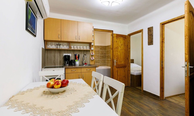 Fonyodliget Apartment | Cozy Apartment for 4 with Lake View & Pet-Friendly Amenities