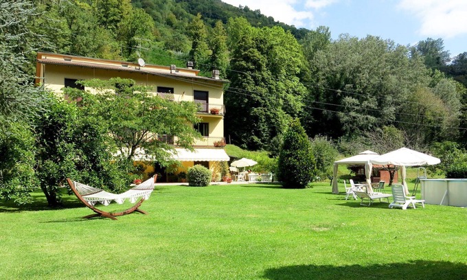 Casoli Apartment | Inviting Apartment for 6 with Pool, Hot Tub & WIFI