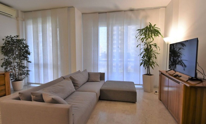 Ripamonti Corvetto Apartment | Cozy Apartment for 6 with A/C, Balcony, and Parking