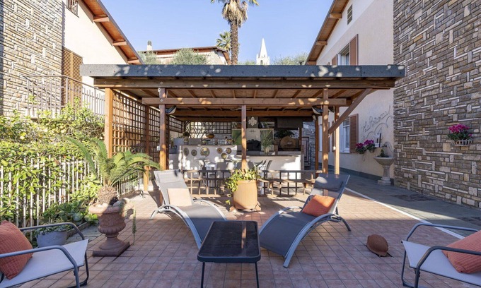 Taggia Apartment | Inviting Apartment for 10 with Ocean View and Parking