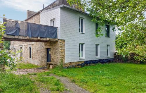 Saint-Evarzec Apartment | Charming 1 Bedroom Apartment in Saint-Evarzec with Amenities