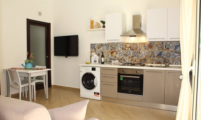 Capaci Apartment | Cozy Oceanfront Apartment with Wi-Fi and Air Conditioning