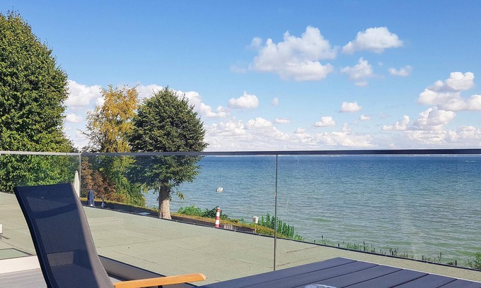 Steinberghaff Apartment | Cozy 1 Bedroom Getaway at Steinberg with Oceanfront Views