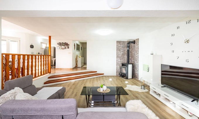 Municipality of Posedarje Apartment | Cozy Rural Cottage Near Novigrad Sea with Spa & Breakfast