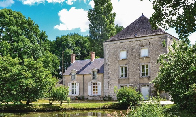 Baccon Apartment | Cozy 3 Bedroom Retreat in Baccon with Spa & Breakfast