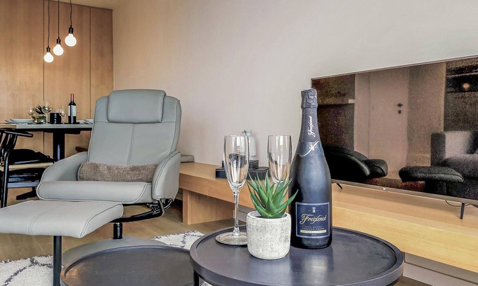 Ostend City Centre Apartment | Unforgettable 2 Bedroom Retreat with Ocean Views in Oostende