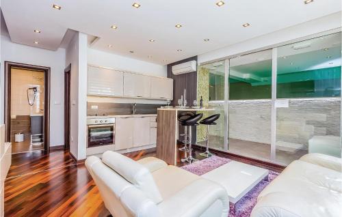 Selce Apartment | Family-Friendly 2 Bedroom Apartment with Private Pool in Crikvenica