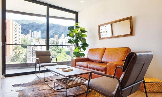 El Poblado Apartment | Stylish Apartment in El Poblado with Pool and Spa