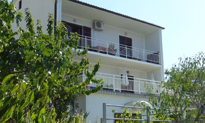 Dramalj Apartment | Scenic Apartment in Dramalj with Terrace and Ocean View