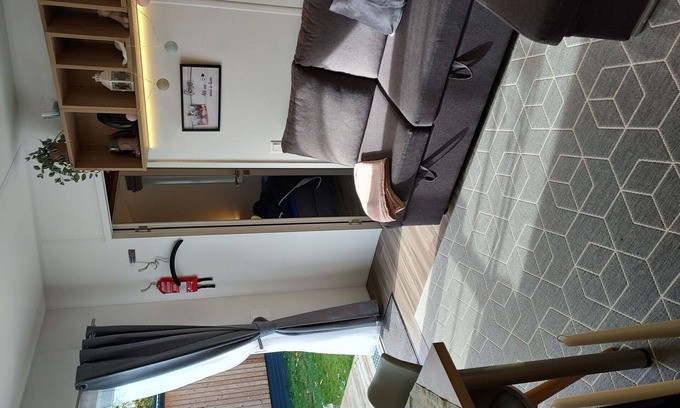 Wemding House | Cozy Villa Apartment for 4 with Lake View and WiFi