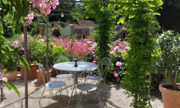 Tailly Apartment | Elegant Apartment Near Beaune with Pool and Spa Amenities