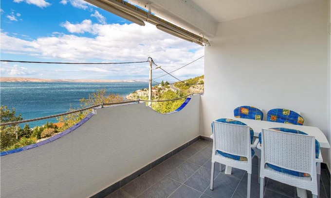 Baric Draga Apartment | Cozy Apartment in Baric Draga with Kitchen & WiFi Access