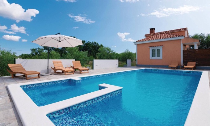 Sveti Filip i Jakov Apartment | Spacious 4 Bedroom Retreat in Sukosan with Pool & Spa